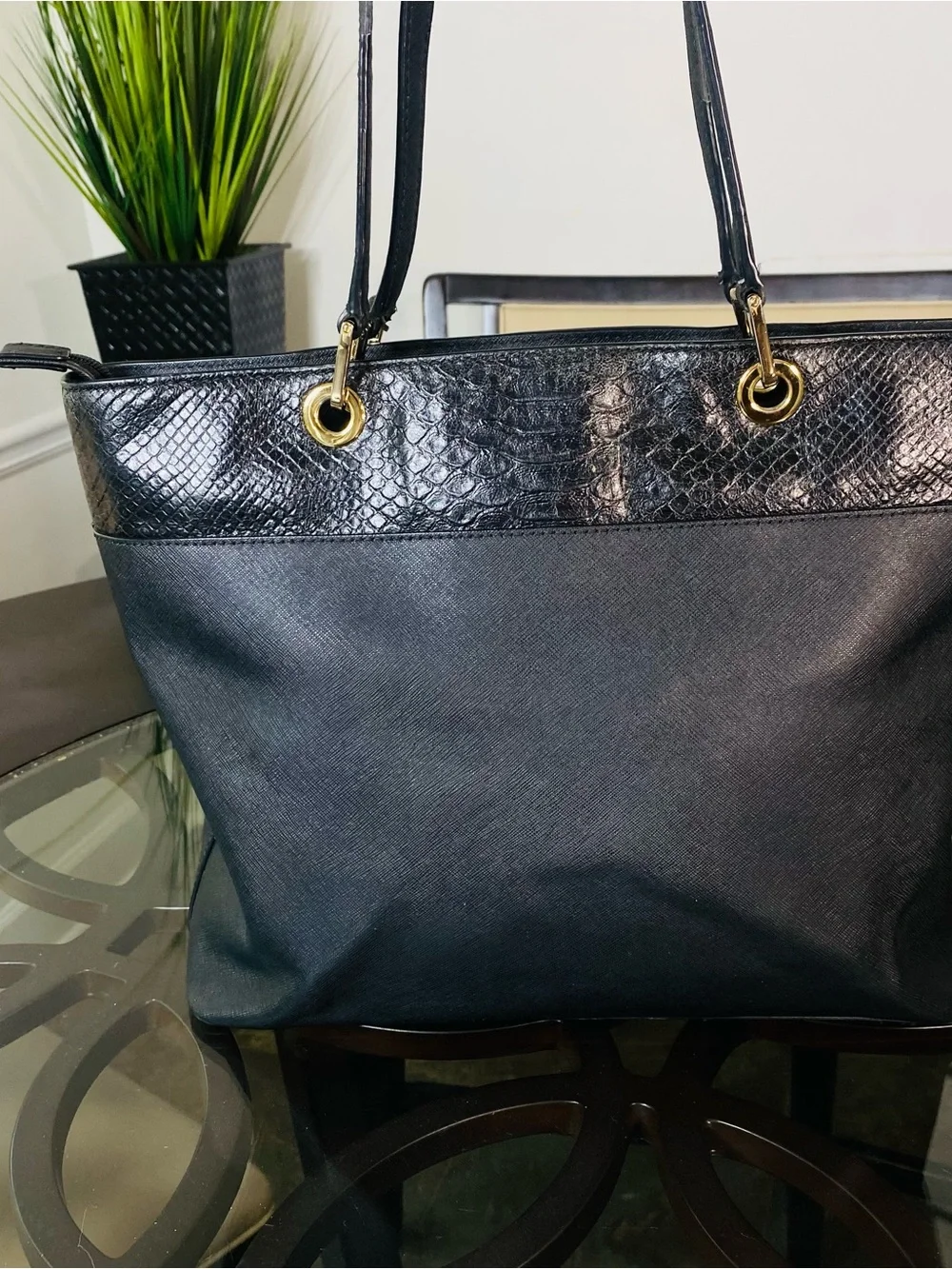 Michael Kors DANVILLE Leather Large Black Tote Shoulder Bag Black/Gold - Picture 5 of 11